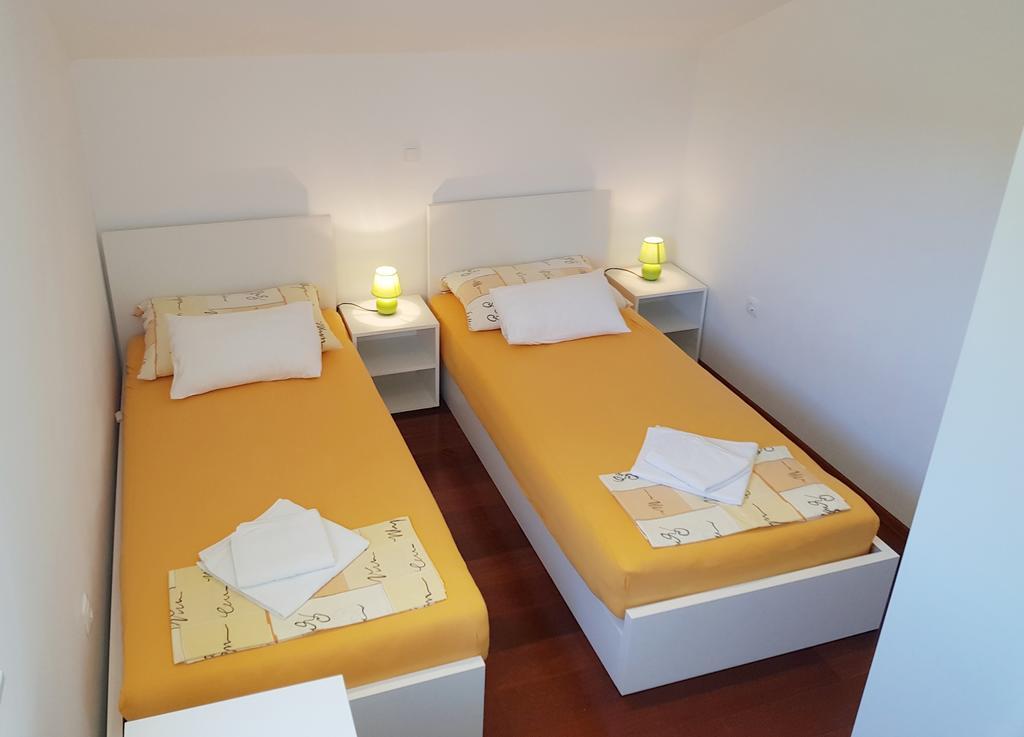 Apartments Slavica Помена Экстерьер фото